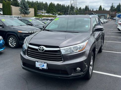 Used 2015 Toyota Highlander XLE AWD/4WD image 4