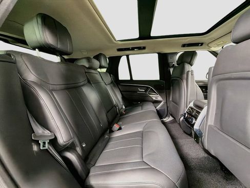 Used 2025 Land Rover Range Rover SE AWD/4WD image 30