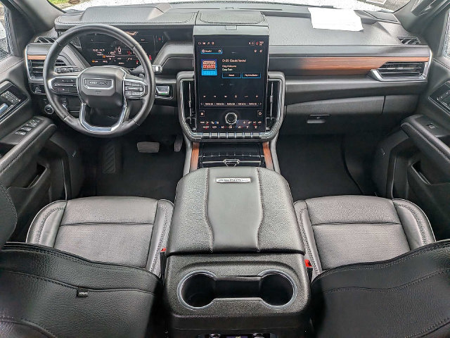 Used 2025 GMC Yukon XL Denali AWD/4WD image 17