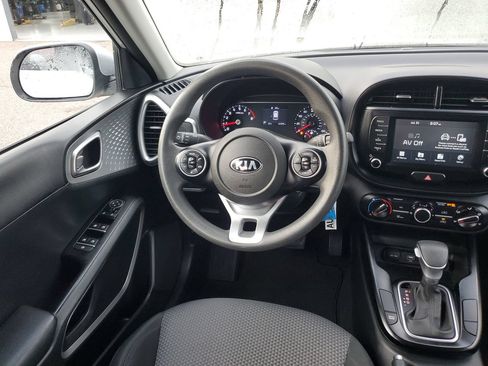 Used 2021 Kia Soul LX FWD image 11