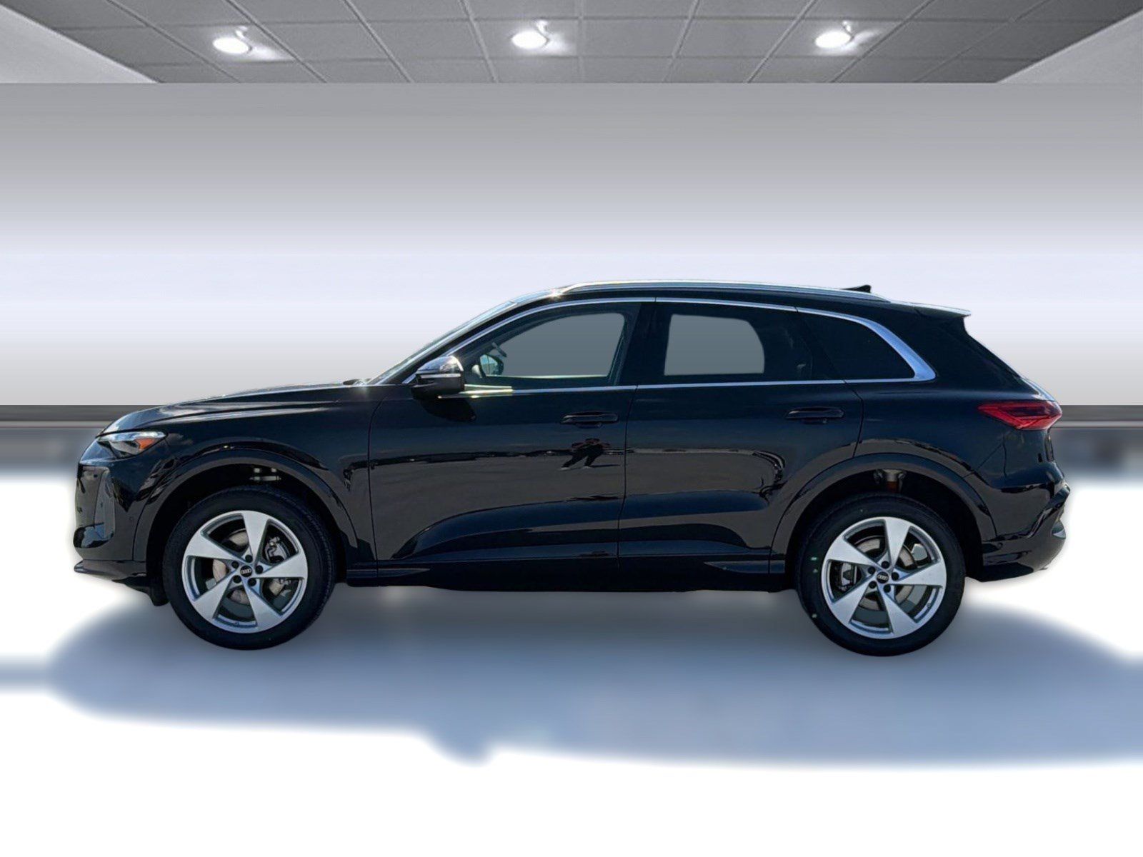 New 2026 Audi Q5 Premium Plus AWD/4WD image 2