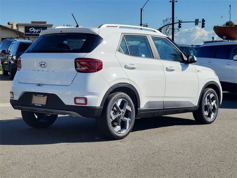 New 2026 Hyundai Venue SEL image 2