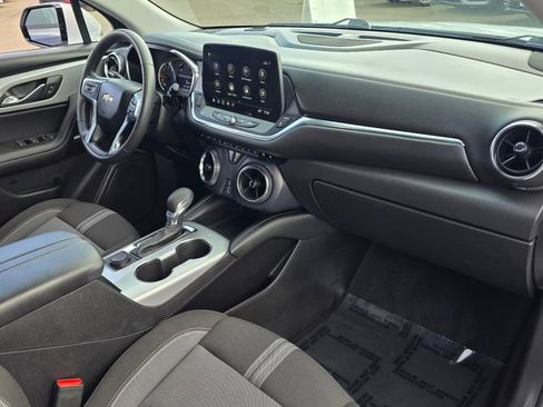 Used 2025 Chevrolet Blazer LT AWD/4WD image 9