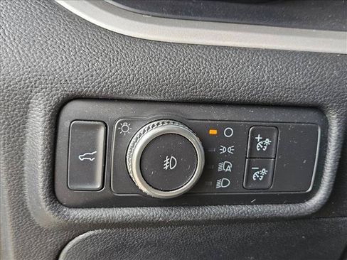 Used 2020 Ford Explorer XLT w/ Equipment Group 202A RWD image 21