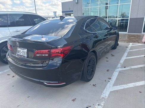 Used 2015 Acura TLX image 2