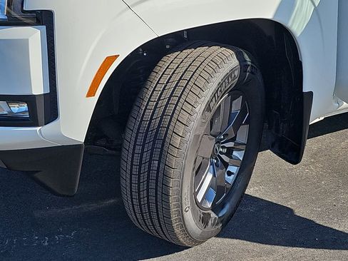 Used 2025 Nissan Frontier SV w/ SV Convenience Package image 34