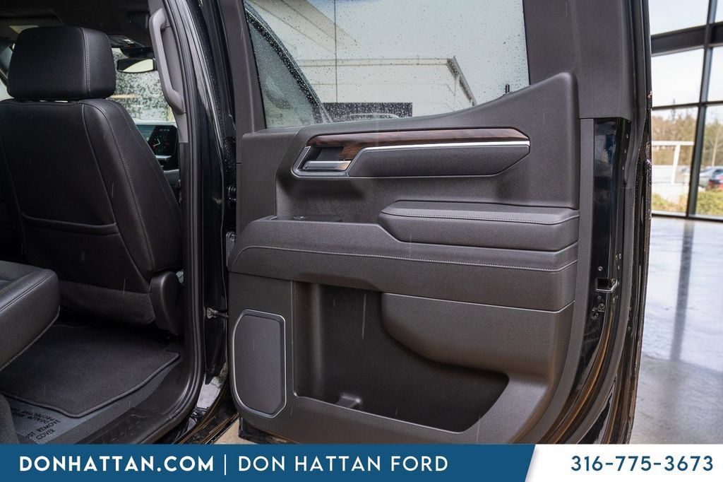 Used 2025 GMC Sierra 1500 SLT AWD/4WD image 20
