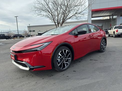 New 2026 Toyota Prius Plug-In Hybrid image 5