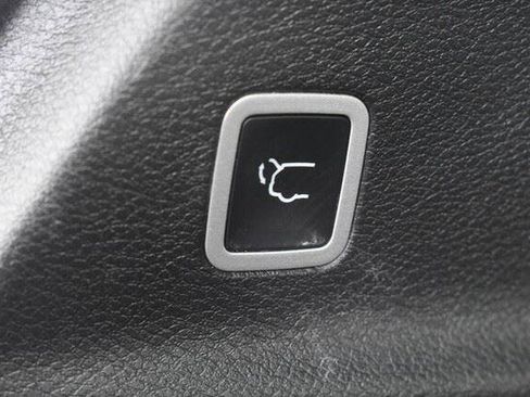 Used 2025 Chrysler Pacifica Select FWD image 20