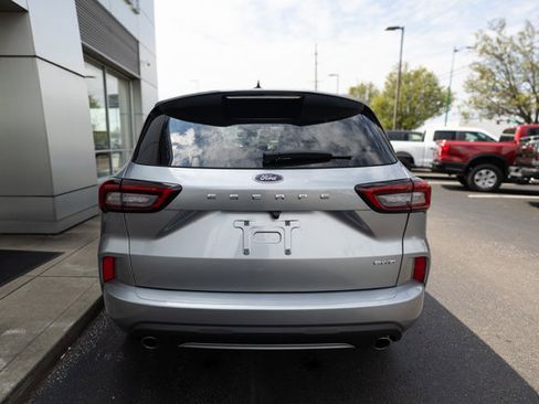 Certified 2023 Ford Escape ST-Line Select AWD/4WD image 4