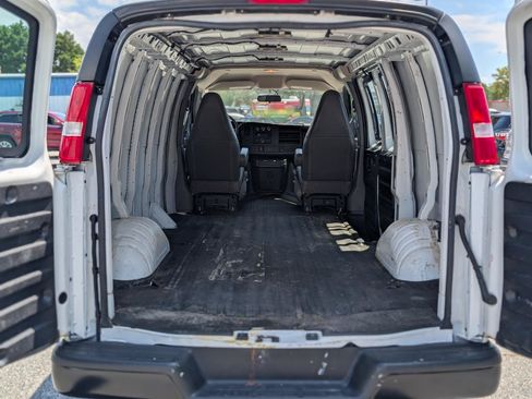 Used 2021 Chevrolet Express 2500 w/ Driver Convenience Package RWD image 6