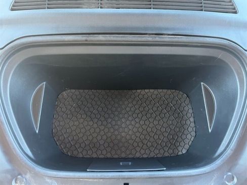 Used 2021 Tesla Model Y Long Range AWD/4WD image 4