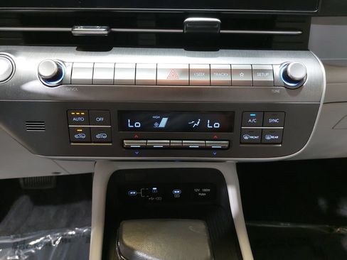 Certified 2025 Hyundai Kona SEL FWD image 25