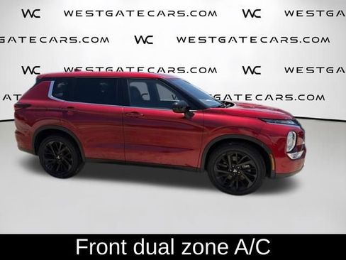 Used 2023 Mitsubishi Outlander SE Black Edition FWD image 4