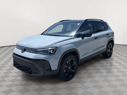 Certified 2025 Volkswagen Taos SE AWD/4WD image 3