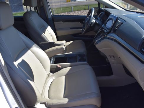 Used 2023 Honda Odyssey Touring image 13