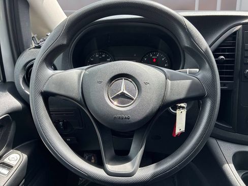 Used 2021 Mercedes-Benz Metris image 29