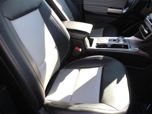 Certified 2024 Ford Explorer XLT w/ Equipment Group 202A image 29