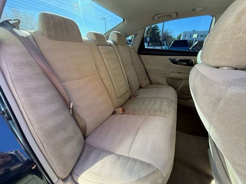 Used 2013 Nissan Altima 3.5 SV image 38