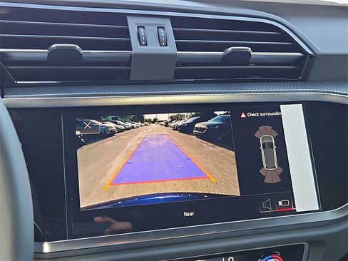 New 2025 Audi Q3 2.0T Premium image 26