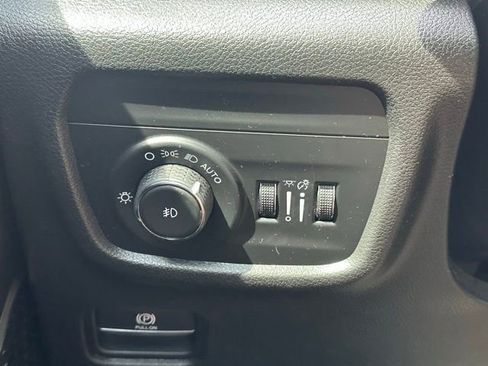 Used 2022 Jeep Grand Cherokee L Limited image 18