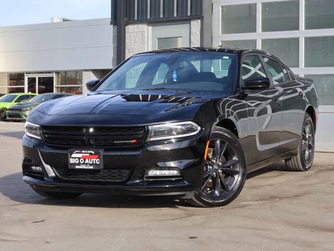 Used 2022 Dodge Charger SXT w/ Blacktop Package image 3