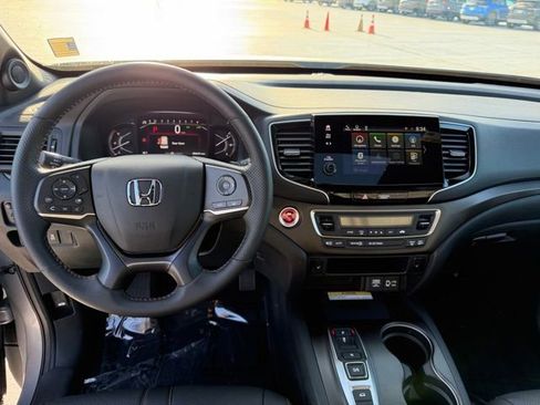 Used 2023 Honda Passport TrailSport image 17