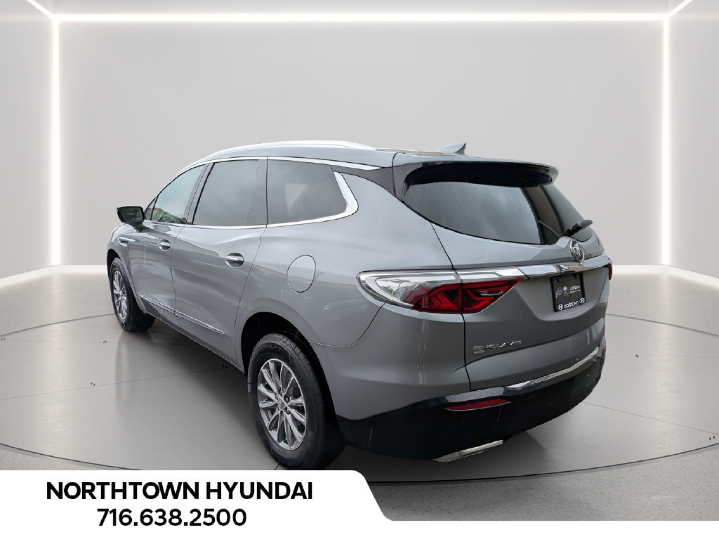 Used 2024 Buick Enclave Essence AWD/4WD image 3