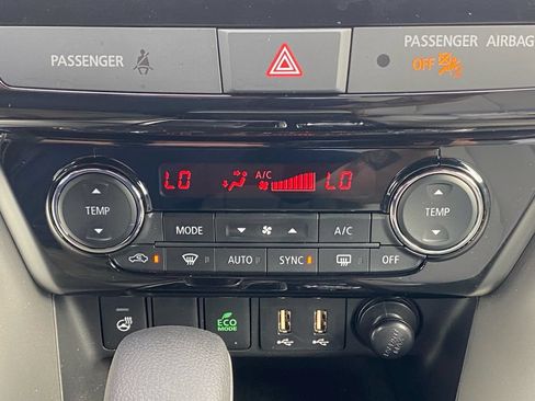 Used 2023 Mitsubishi Eclipse Cross SEL AWD/4WD image 28