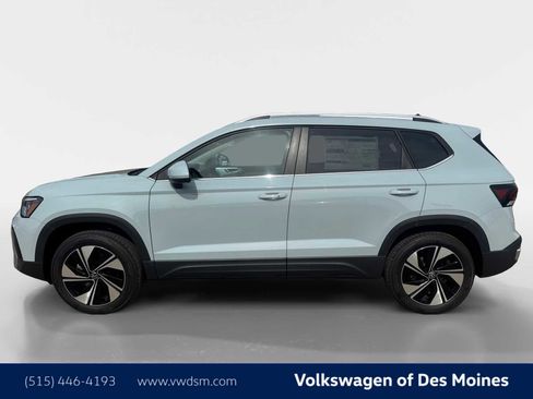 New 2026 Volkswagen Taos SE AWD/4WD image 3