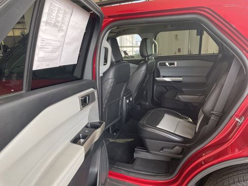 Certified 2022 Ford Explorer XLT w/ Equipment Group 202A AWD/4WD image 14