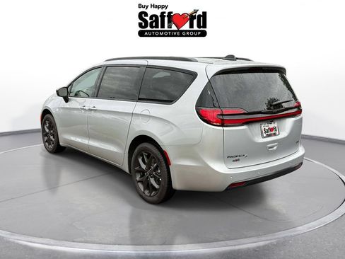 New 2026 Chrysler Pacifica Select w/ S Appearance Package AWD/4WD image 5
