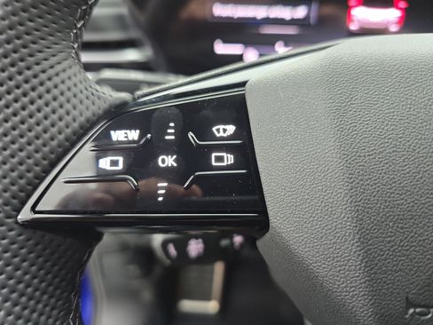 New 2025 Audi SQ5 Prestige image 17