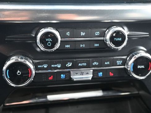 Used 2022 Ford F150 Lariat w/ Max Trailer Tow Package image 28