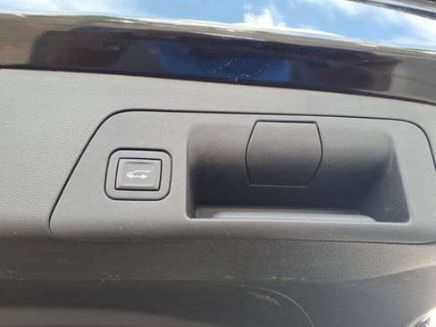 Used 2023 Buick Envision Essence w/ Sport Touring Package FWD image 6
