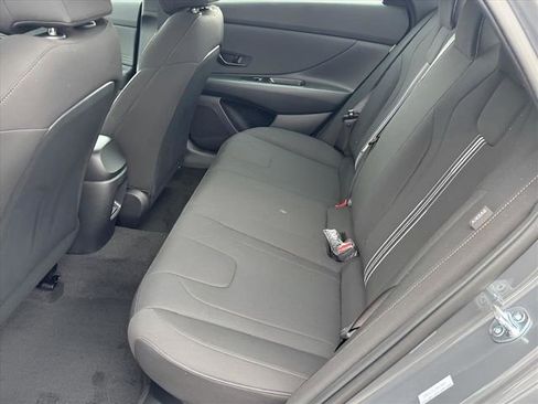 Certified 2025 Hyundai Elantra SEL image 5