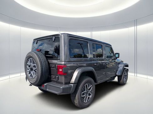 New 2026 Jeep Wrangler Unlimited Sahara AWD/4WD image 4