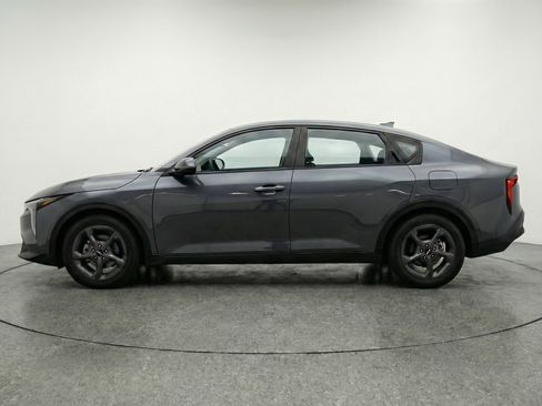 Used 2025 Kia K4 LXS image 5