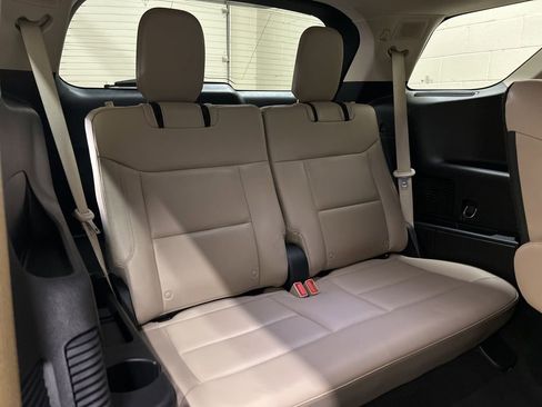 Used 2021 Ford Explorer Limited w/ Hybrid Equipment Group 310A image 10