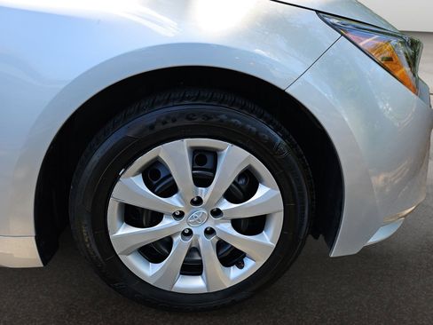 Used 2024 Toyota Corolla LE FWD image 35