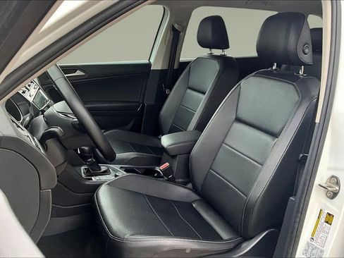Used 2019 Volkswagen Tiguan SE image 21