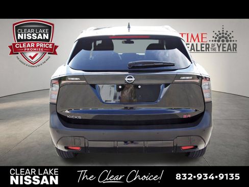 Certified 2025 Nissan Kicks SR FWD image 6