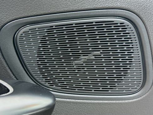 Used 2025 Mercedes-Benz GLC 300 4MATIC image 18