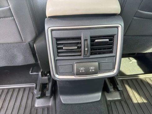 Used 2023 Subaru Forester Premium AWD/4WD image 28