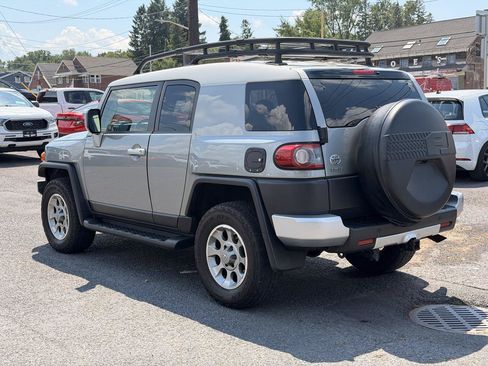 Used 2012 Toyota FJ Cruiser 4WD w/ Upgrade Pkg image 5
