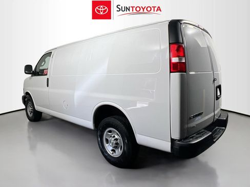 Used 2022 Chevrolet Express 2500 w/ Driver Convenience Package image 6