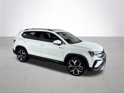 Certified 2023 Volkswagen Taos SEL AWD/4WD image 4