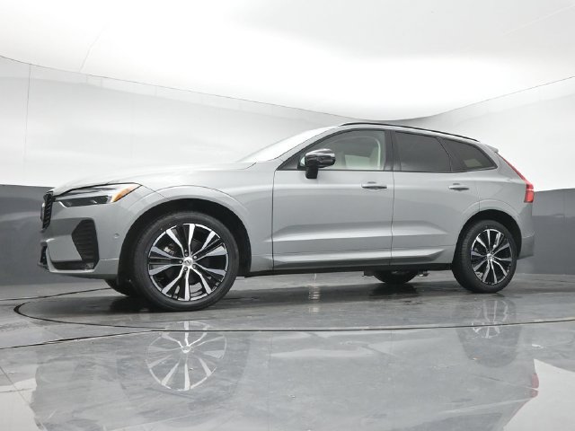 Used 2024 Volvo XC60 B5 Plus w/ Protection Package Premier AWD/4WD image 37
