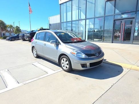 Used 2008 Nissan Versa SL w/ Convenience Pkg image 3