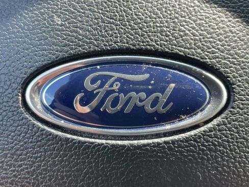 Used 2023 Ford Explorer XLT RWD image 29